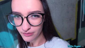 AV ซับไทย Sasha Sparrow แฟนทิ้งเลยหนีมาสิงใต้สะพาน PublicAgent