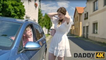 Maya พ่อแฟนรับจบแอบหลบคาห้องน้ำ Daddy4K